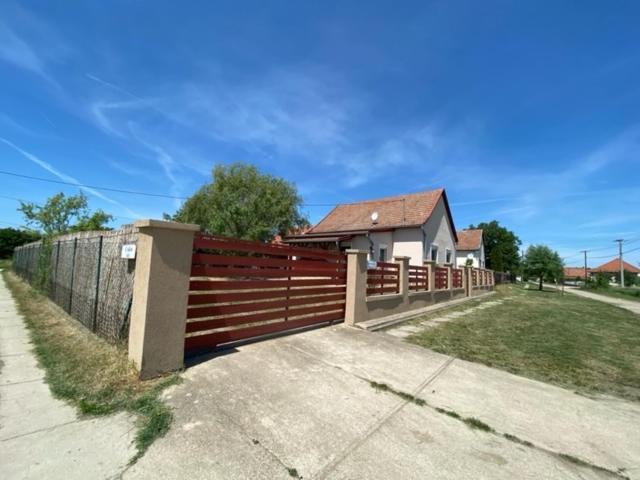 Ferienwohnung Magic Vendeghaz Abádszalók Exterior foto