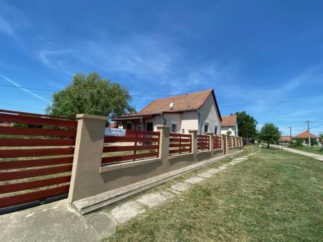 Ferienwohnung Magic Vendeghaz Abádszalók Exterior foto